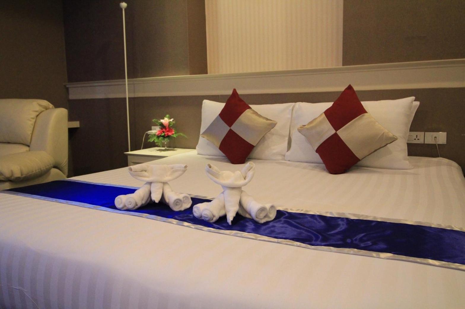 โรงแรมวีวิช V Wish Hotel Khon Kaen Exterior photo